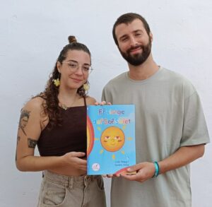 Ilustración del Sol Solet y la Luna en un momento clave del cuento, donde se exploran las emociones del Sol y su amistad con la Luna, en el libro infantil "El Viatge del Sol Solet".