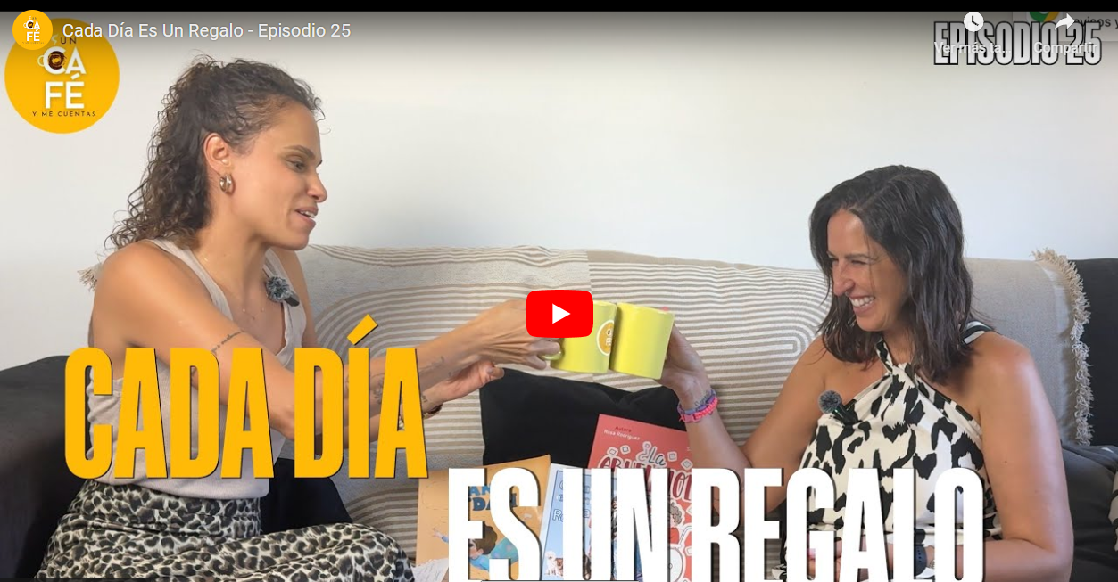 Rosa Rodríguez durante su entrevista en el canal "Cada día es un regalo", compartiendo su inspiración y consejos sobre creatividad y crecimiento personal.