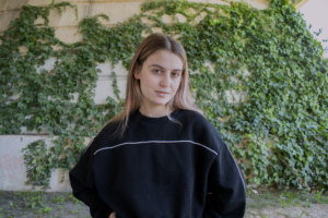 Entrevista a la autora e ilustradora de Ni colorín ni colorado sobre su proceso creativo y su historia.