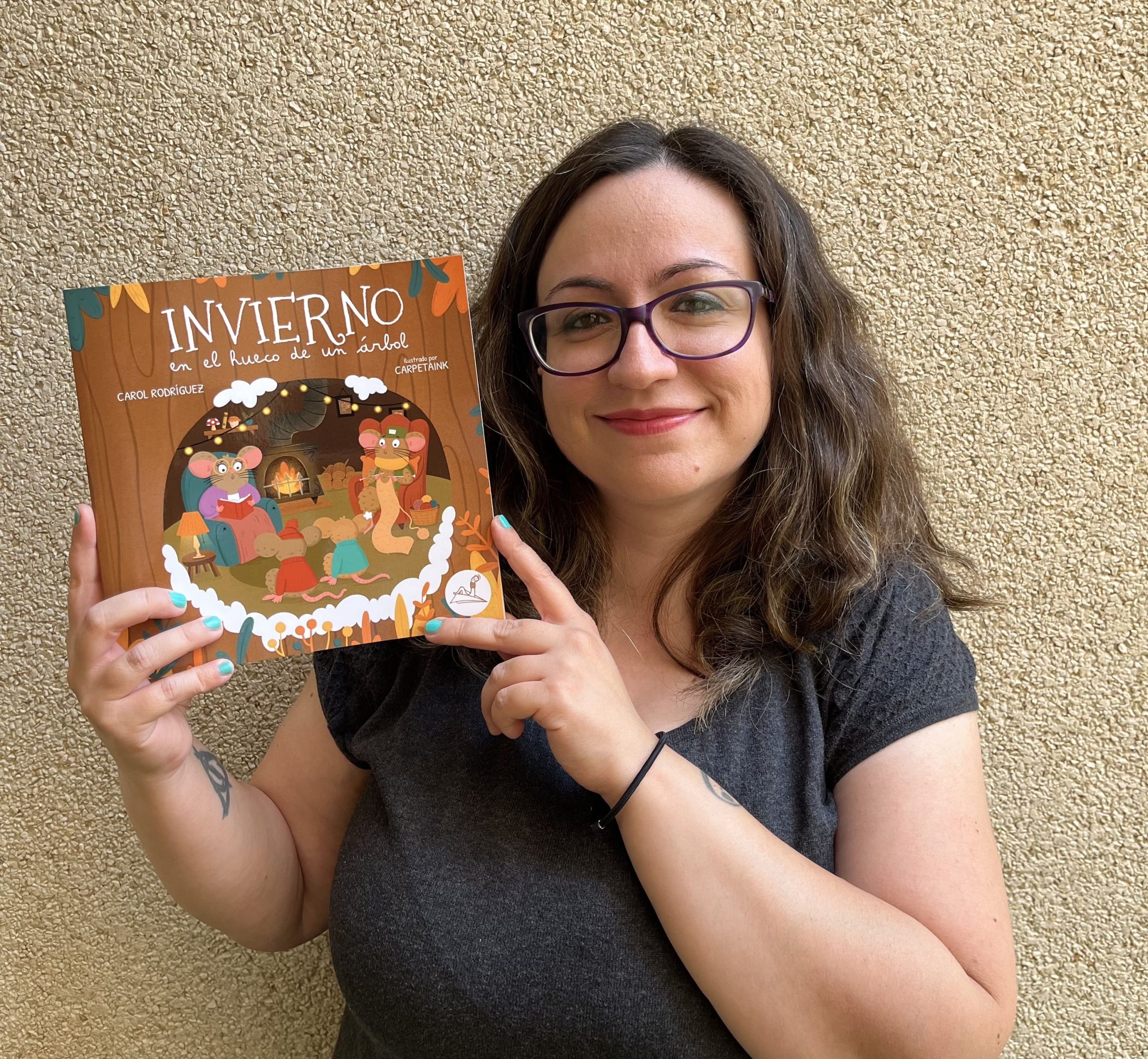 Carol Rodríguez autora de Invierno en el hueco de un árbol entrevista cuento infantil Gusanillo