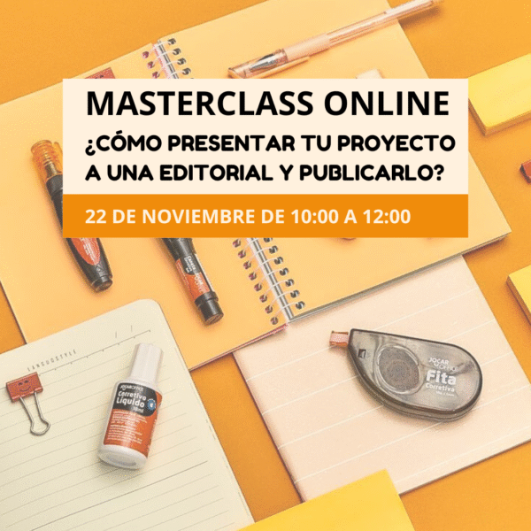 Ilustrador asistiendo a una masterclass online sobre cómo presentar un proyecto a una editorial y publicarlo, con materiales y dossier de obra sobre la mesa.